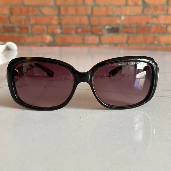 Marc by Marc Jacobs Sunglasses + Case - Picture 2 of 5